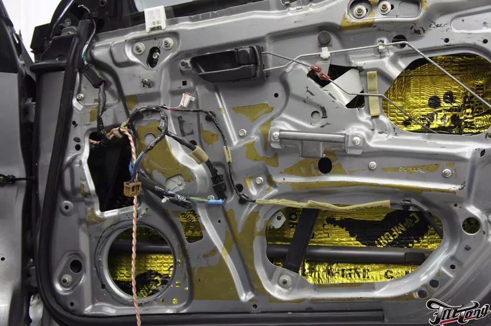 Subaru Impreza. Пошив салона, музыка и шумка!